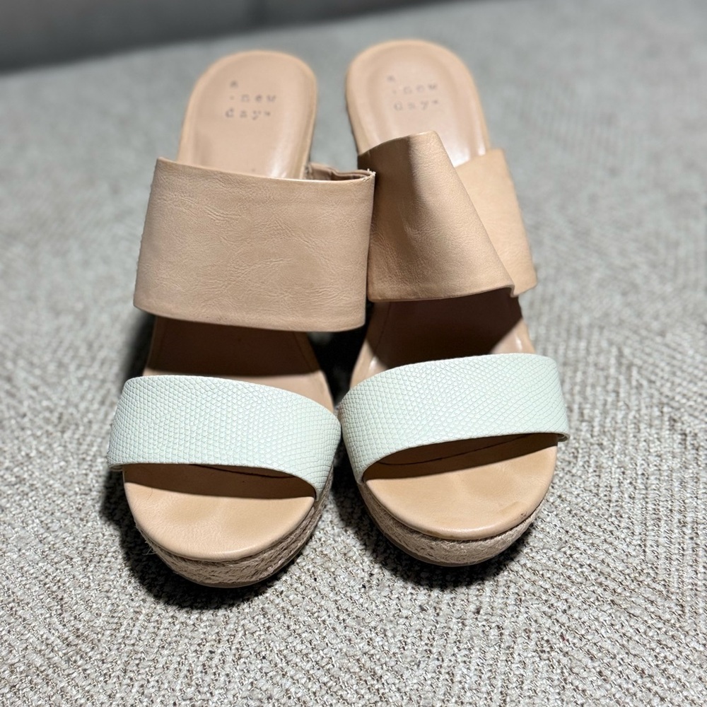 A New Day Women's Beige and White Mules